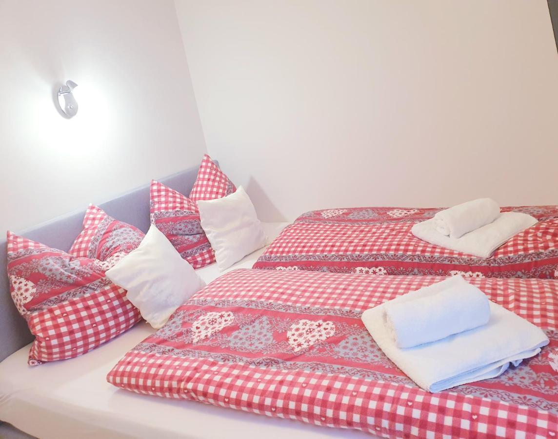 Appartement Fiffinjo พีเซนดอร์ฟ ภายนอก รูปภาพ